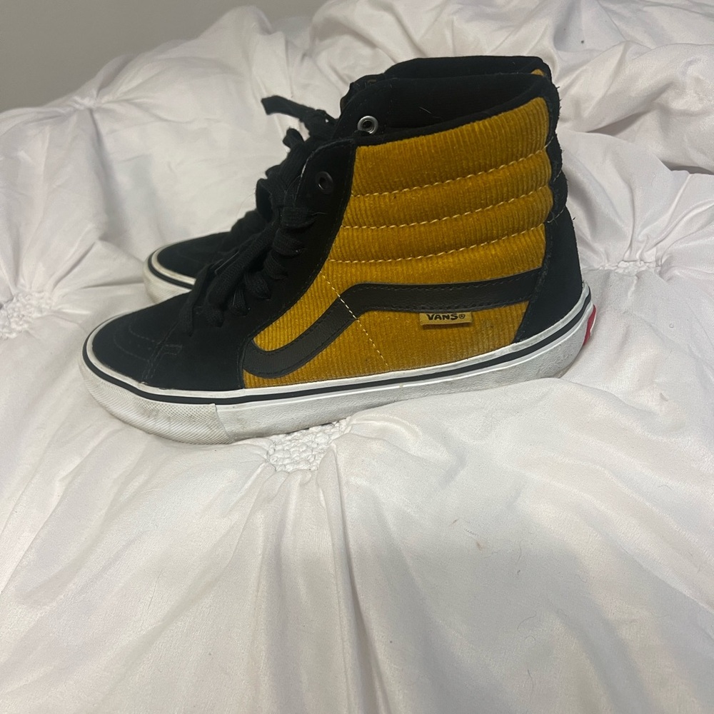 Men’s Vans Pro Classics High-Top in Black and Yellow